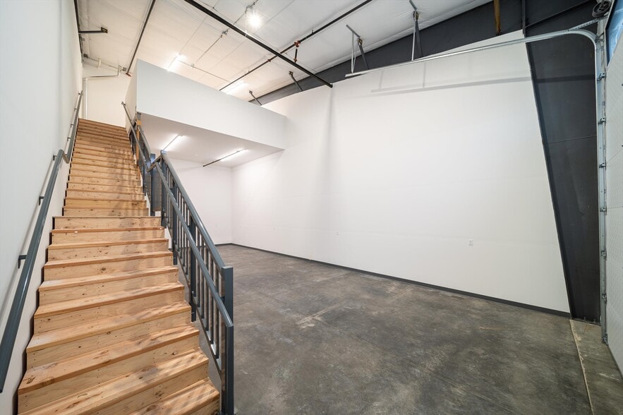 More Photos Of 1708 Carolina St, Bellingham Warehouse For Lease