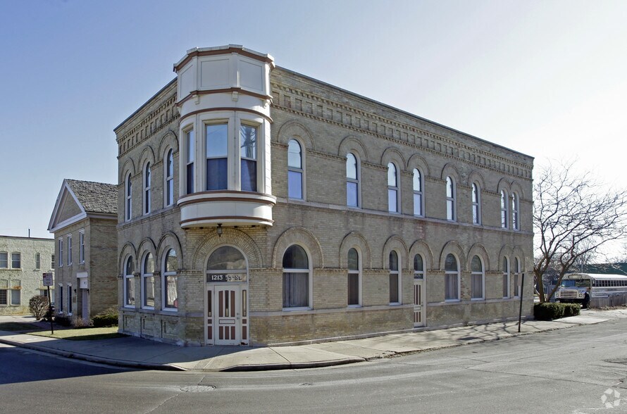 More Photos Of 1213 55th St, Kenosha Office For Lease