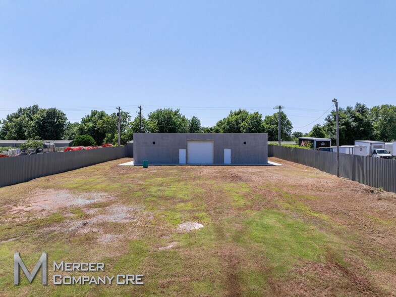 More Photos Of 2601 S Purdue Ave, Oklahoma City Flex For Lease