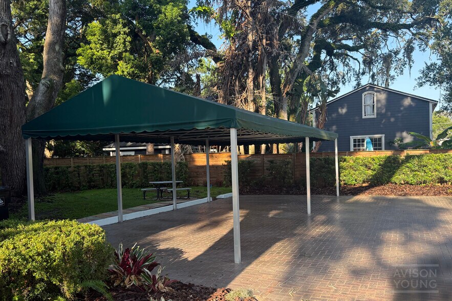 More Photos Of 910 N Fern Creek Ave, Orlando Office Residential For Lease