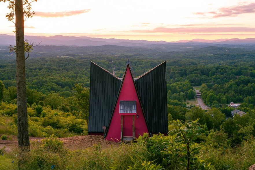 More Photos Of 75 Treehouse Hvn, Asheville Multifamily For Sale