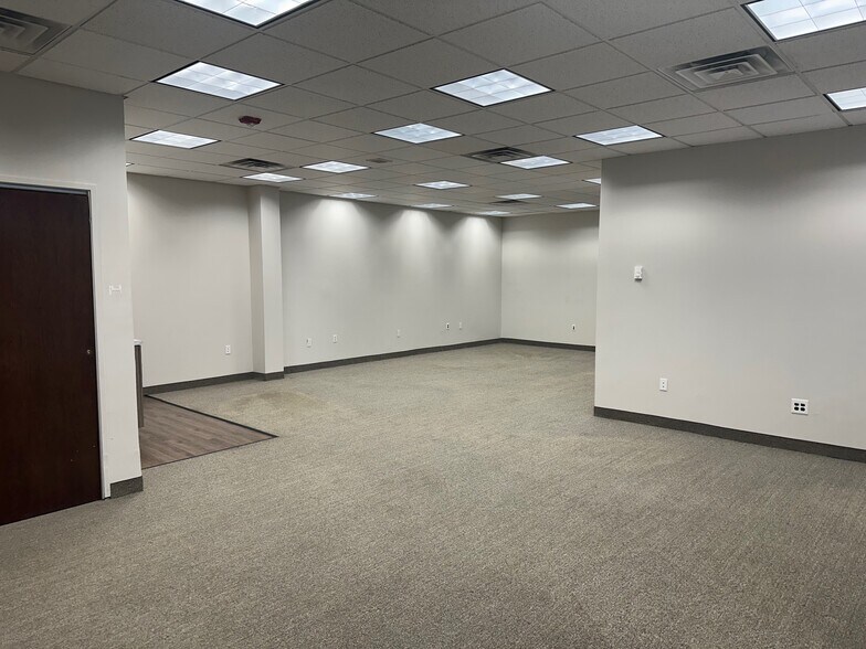 More Photos Of 235 Moore St, Hackensack Office For Lease
