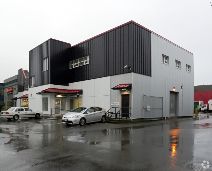 More Photos Of 759 Vanalman Ave, Saanich Service For Lease