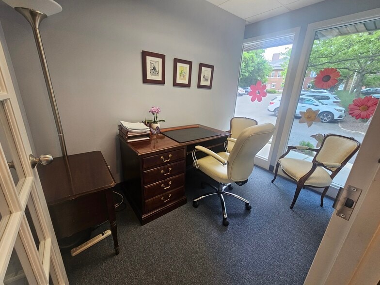 More Photos Of 124 Main St, Huntington Medical For Lease