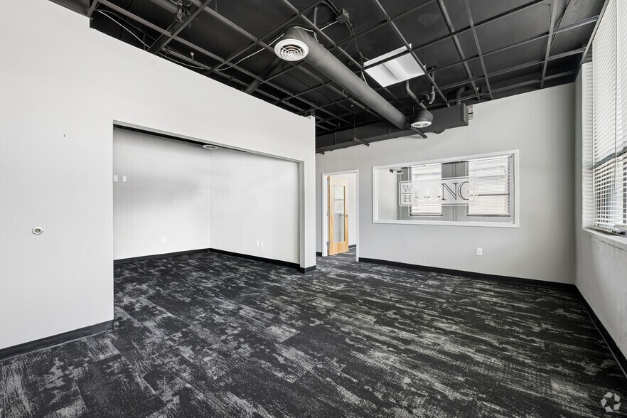 More Photos Of 300 N 5th St, Lafayette Apartments For Lease