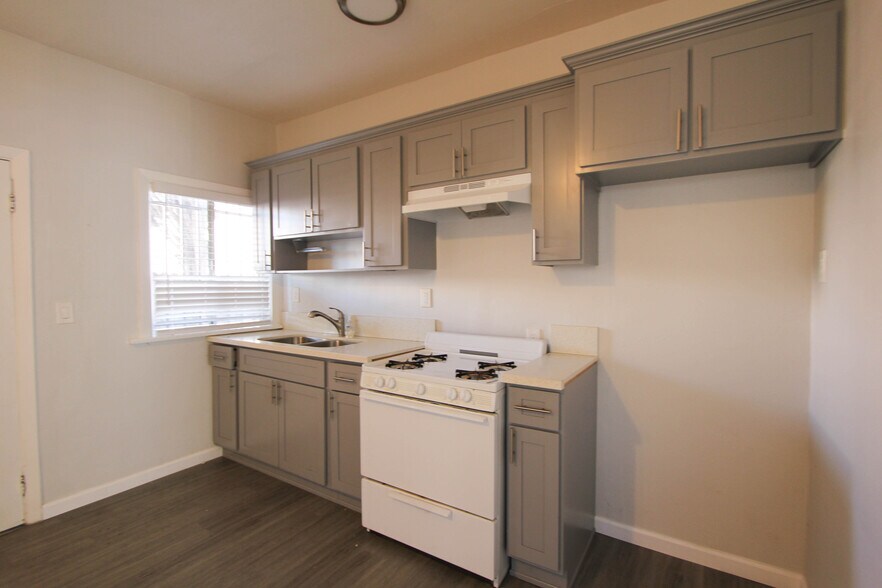 More Photos Of 679 Obispo Ave, Long Beach Apartments For Sale