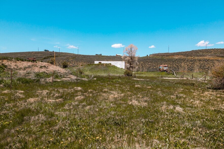 More Photos Of 700 Bitner Rd, Park City Office For Sale