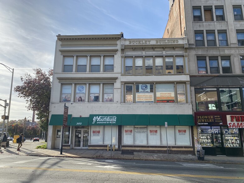 Primary Photo Of 302 Main St, Paterson Office For Lease