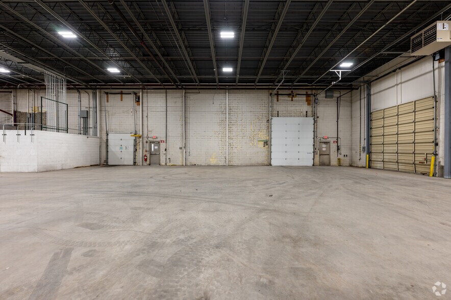 More Photos Of 1810 S Lynhurst Dr, Indianapolis Unknown For Lease