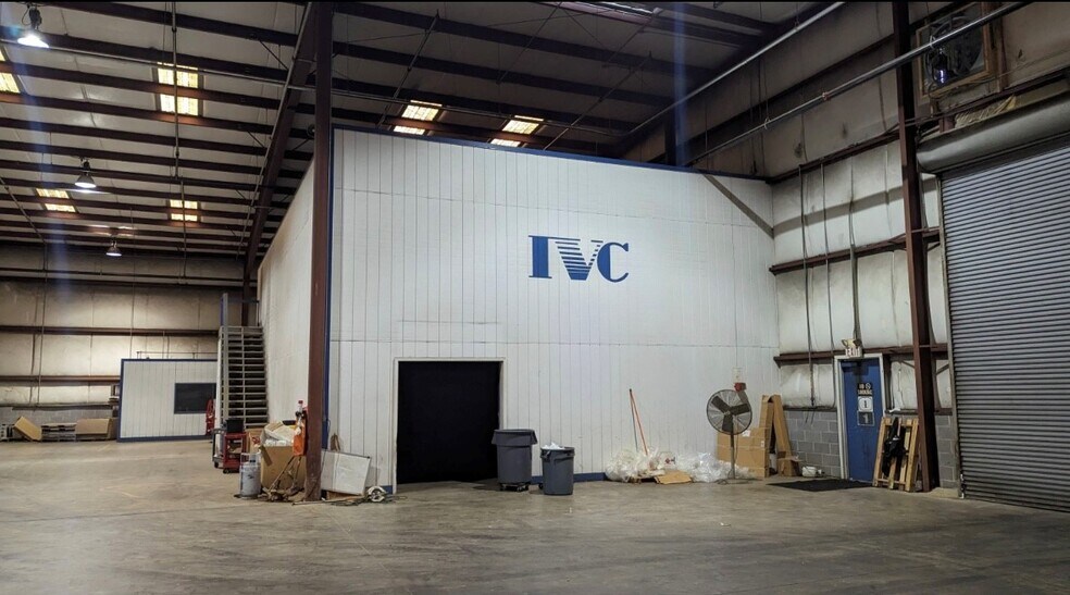 More Photos Of 1400 Montgomery, South Hill Warehouse For Lease