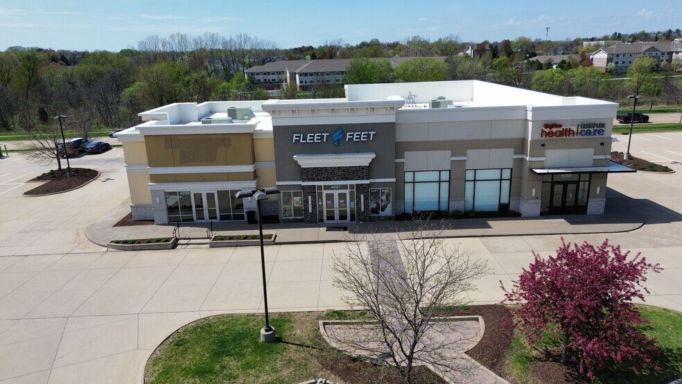 Primary Photo Of 4201 Elmore Ave, Davenport Unknown For Lease