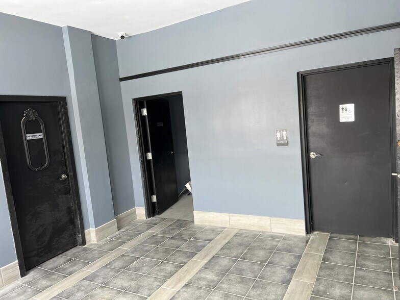 More Photos Of 4601 N Dixie Dr, Dayton Auto Repair For Sale