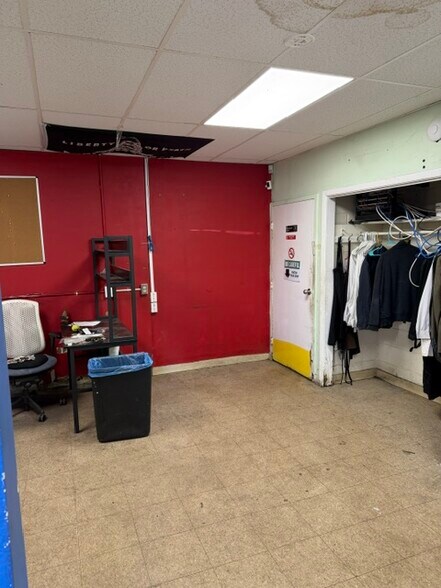 More Photos Of 73-75 Burlews Ct, Hackensack Warehouse For Lease