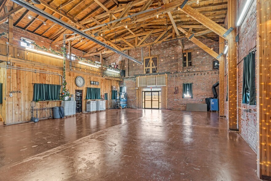 More Photos Of 708 Fremont St, Penrose Freestanding For Sale