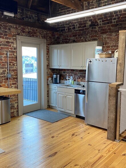 More Photos Of 2915-2919 W Leigh St, Richmond Loft Creative Space For Lease