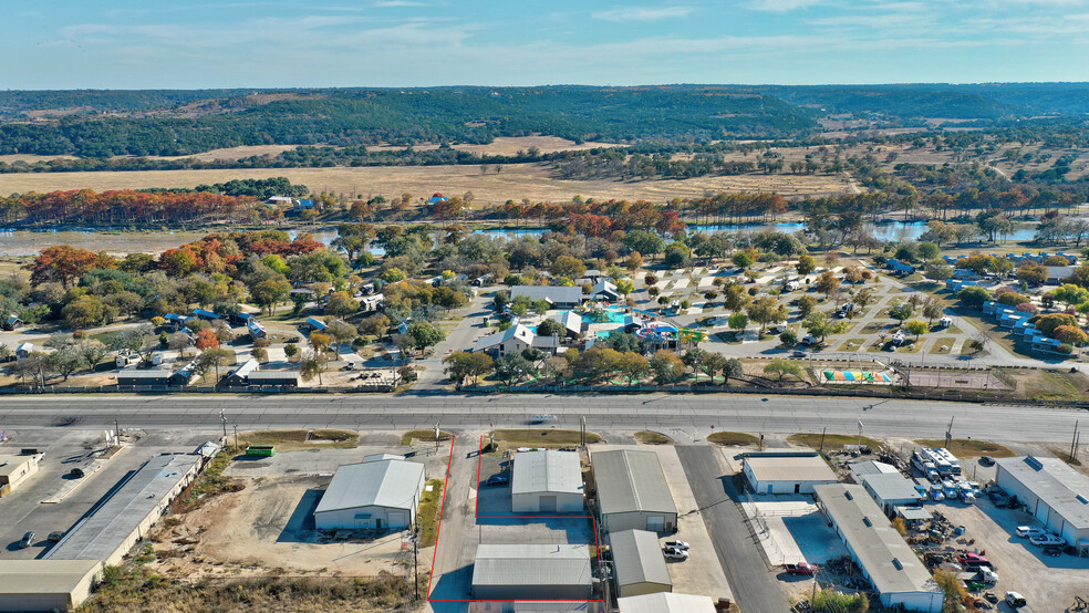 More Photos Of 110 Eds Way, Kerrville Service For Sale
