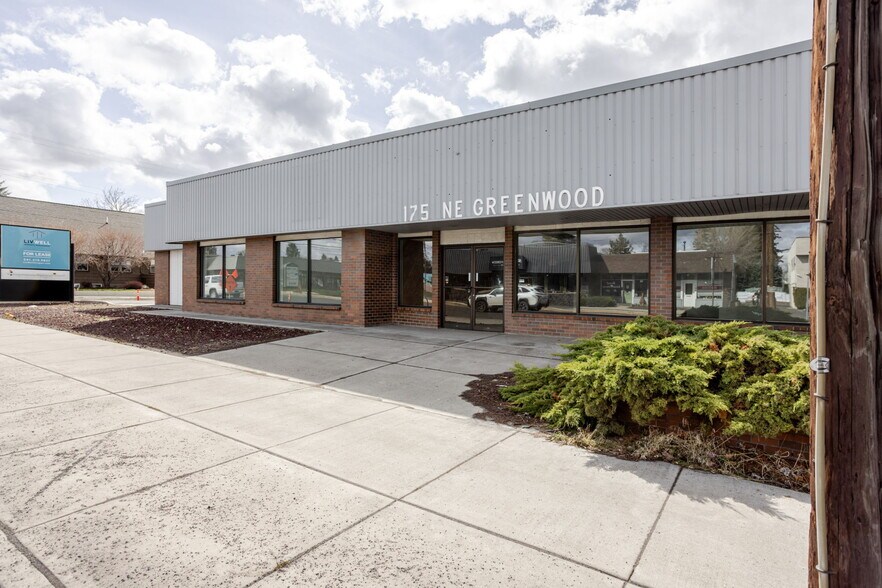 More Photos Of 999 NE 2nd St, Bend Freestanding For Lease