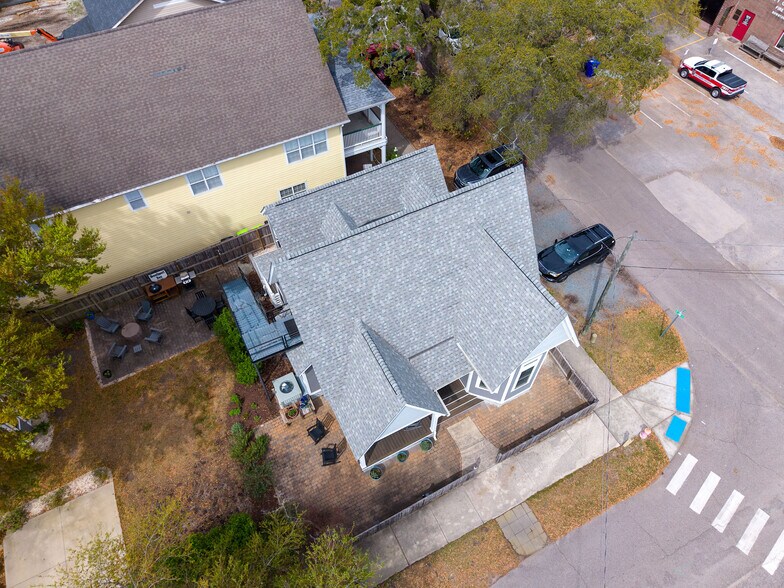 More Photos Of 119 N Davis St, Southport Hospitality For Sale