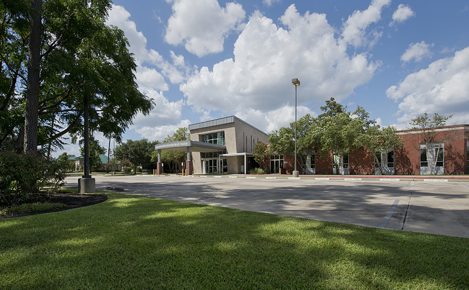 Primary Photo Of 411 Lantern Bend Dr, Houston Medical For Lease