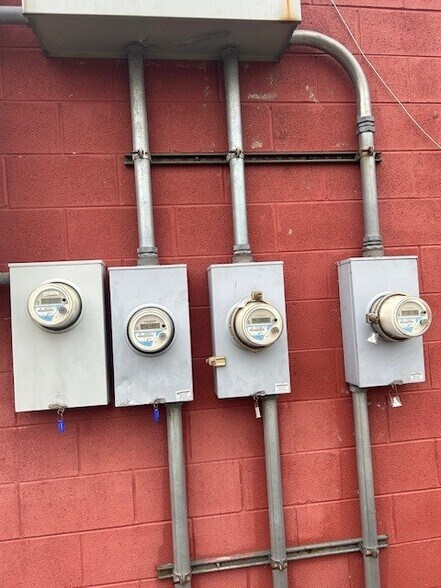 More Photos Of 2300 S Schaefer Hwy, Detroit Storefront For Sale