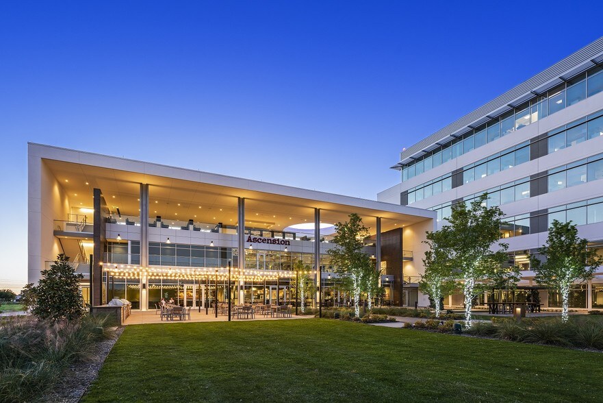 More Photos Of 14545 N Dallas Pky, Dallas Office For Lease