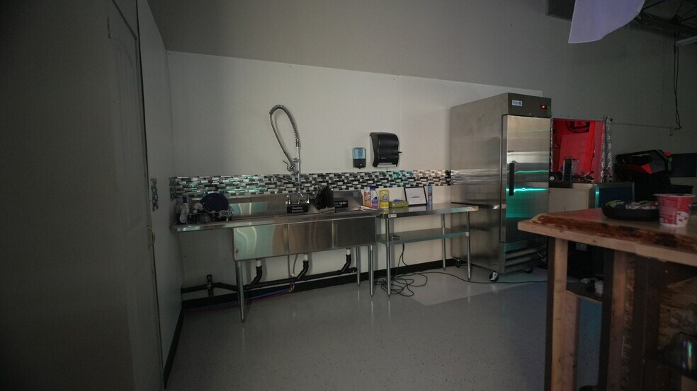 More Photos Of 3555-3559 W Wright St, Boise Light Manufacturing For Lease