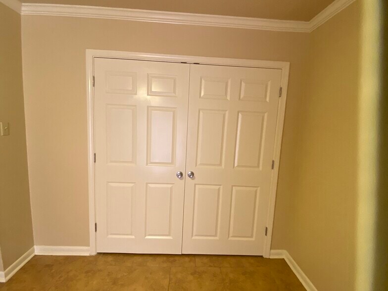 More Photos Of 3005 Lake Villa Dr, Metairie Apartments For Sale