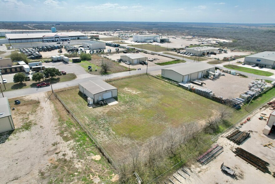 More Photos Of 210 Wyoming Blvd, Pleasanton Warehouse For Lease