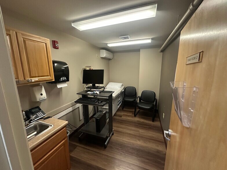 More Photos Of 1 Mound Ct, Merrimack Medical For Sale