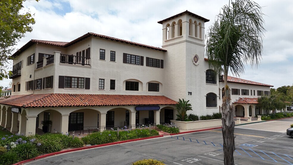 More Photos Of 711 E Daily Dr, Camarillo Loft Creative Space For Lease