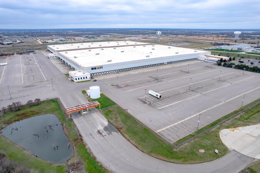 Primary Photo Of 2306 Enterprise Blvd, Durant Distribution For Lease