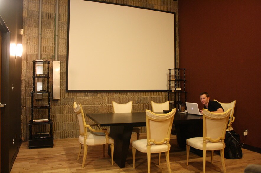 More Photos Of 695 Pylant St, Atlanta Office For Lease