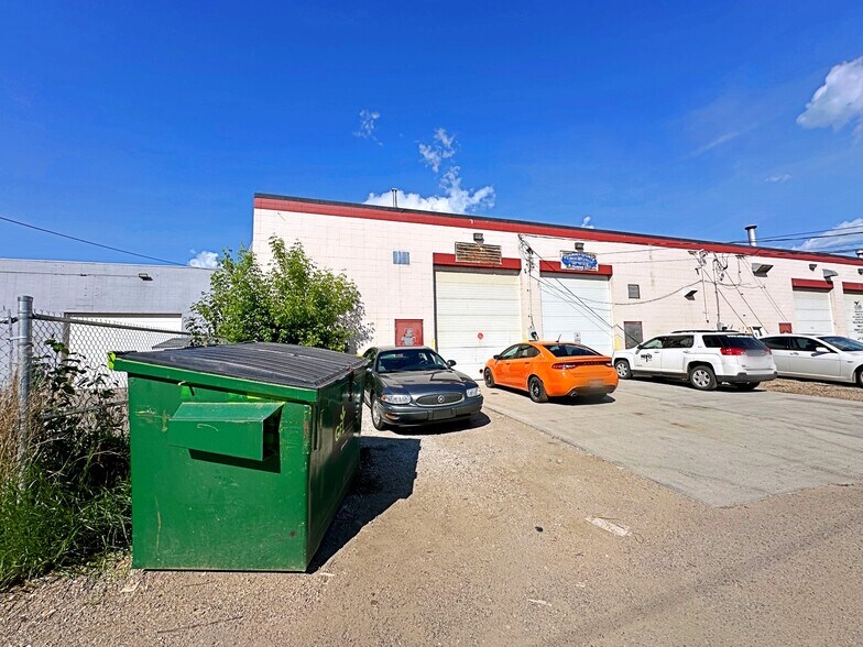 More Photos Of 8127 Fraser Av, Fort McMurray Service For Lease
