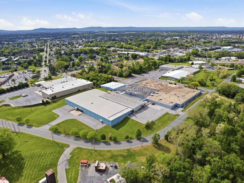 More Photos Of 857 Willow Cir, Hagerstown Manufacturing For Lease
