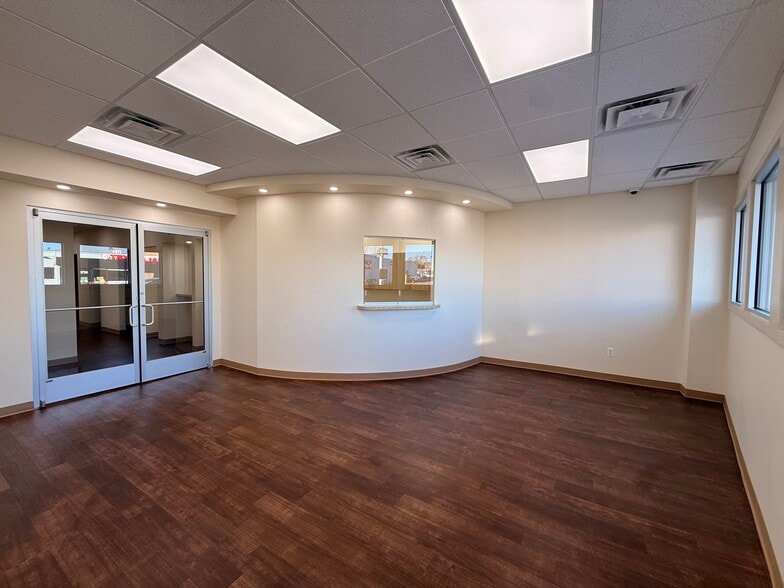 More Photos Of 11901 Joseph Campau St, Hamtramck Storefront Retail Office For Lease