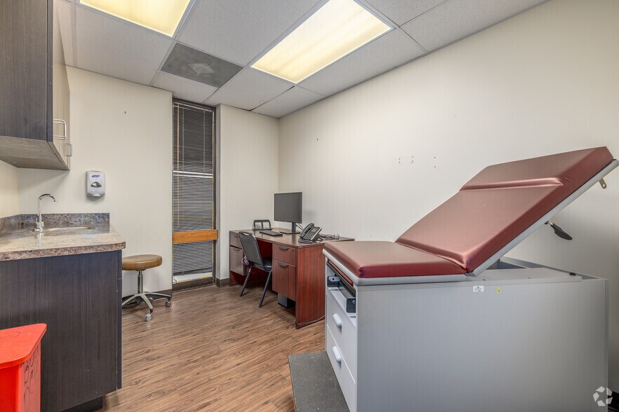 More Photos Of 3901 Carmichael Ave, Jacksonville Medical For Sale