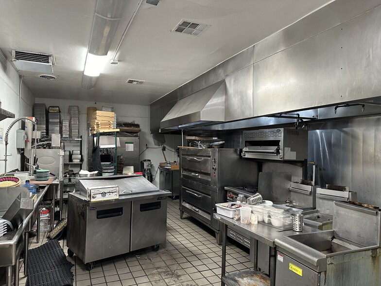 More Photos Of 141-143 N La Brea Ave, Los Angeles Restaurant For Sale