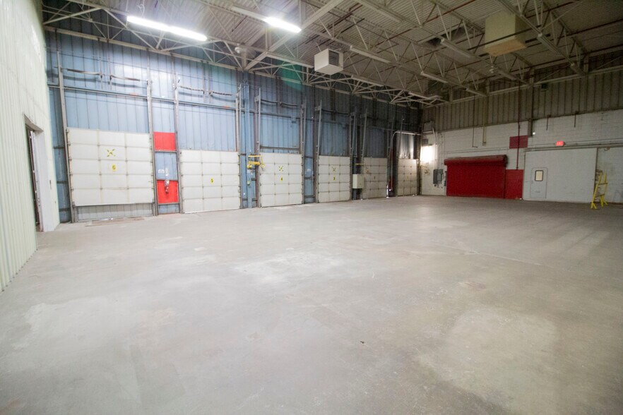 More Photos Of 126 Avenue C, Springfield Manufacturing For Sale