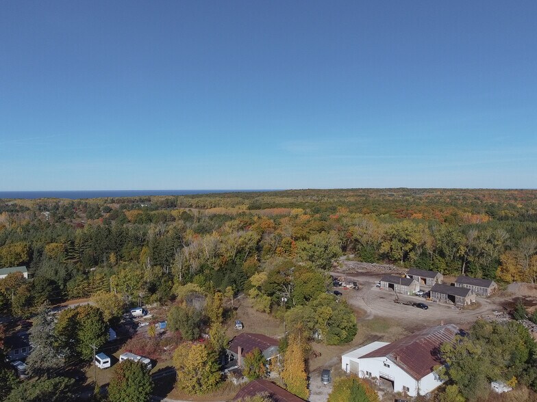 More Photos Of 5052 Reynolds Rd, Sturgeon Bay Flex For Sale