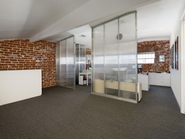 More Photos Of 1424 Marcelina Ave, Torrance Freestanding For Lease