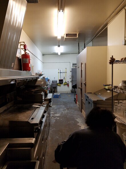 More Photos Of 14511 Victory Blvd, Van Nuys Restaurant For Lease