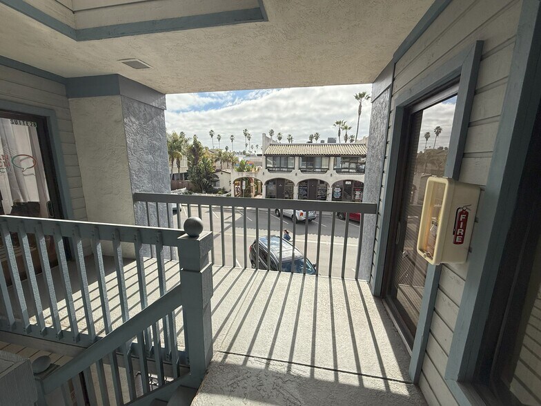 More Photos Of 4870 Santa Monica Ave, San Diego Office Residential For Lease