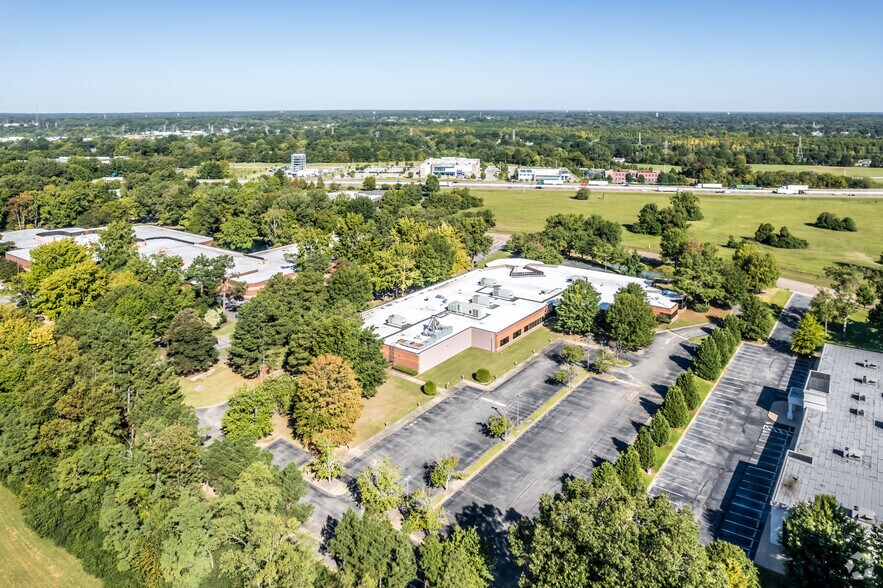 More Photos Of 7275 Goodlett Farms Pky, Cordova Light Distribution For Lease