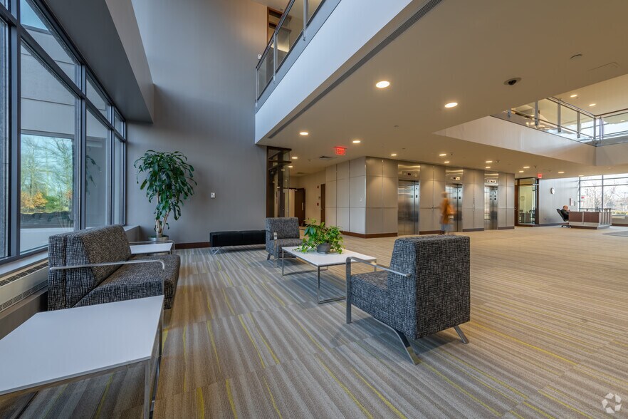 More Photos Of 101 Edgewater Dr, Wakefield Unknown For Lease