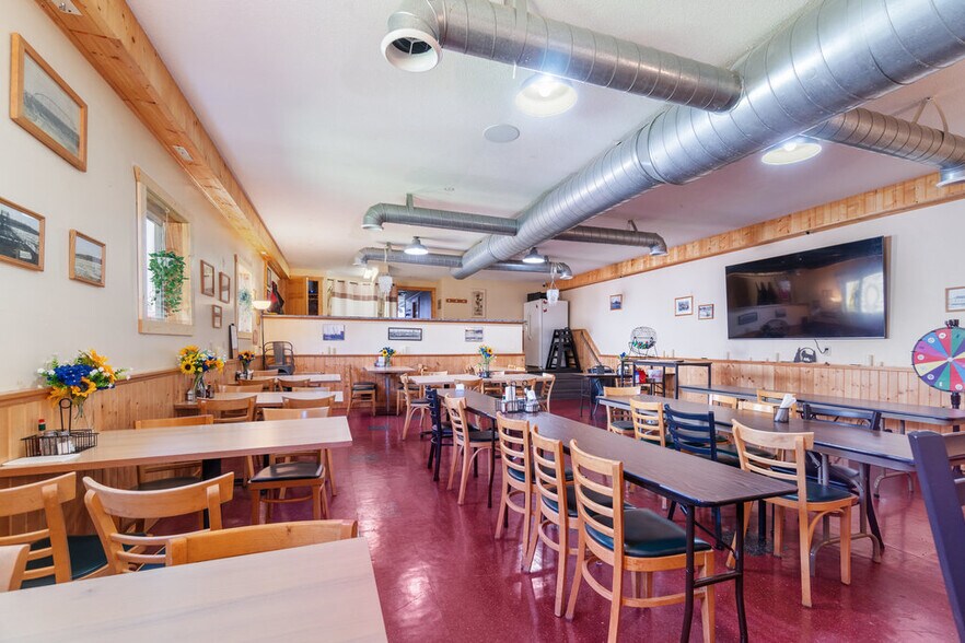 More Photos Of 116 Main St, Cornell Bar For Sale