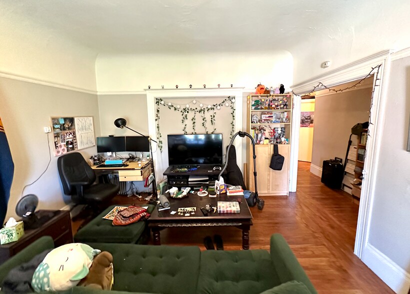 More Photos Of 667 10th St, Oakland Apartments For Sale