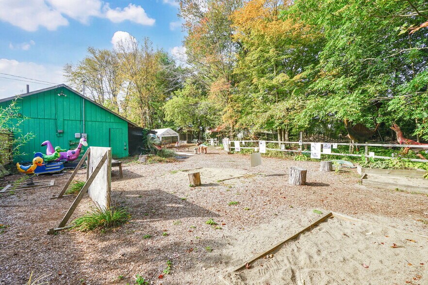 More Photos Of 213 Greenfield Rd, South Deerfield Specialty For Sale