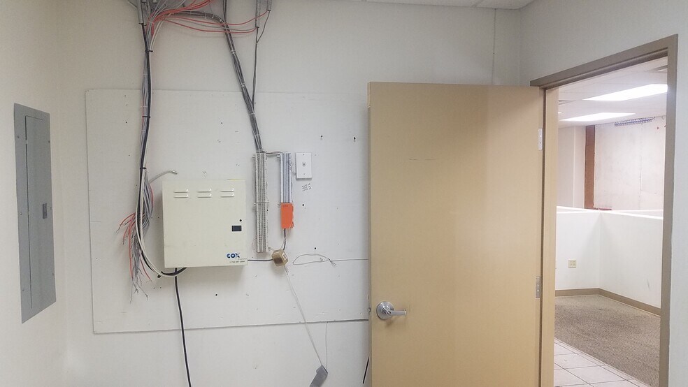 More Photos Of 220 E Horizon Dr, Henderson Office For Sale