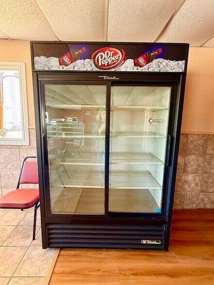 More Photos Of 903 15th St, Ozona General Retail For Sale
