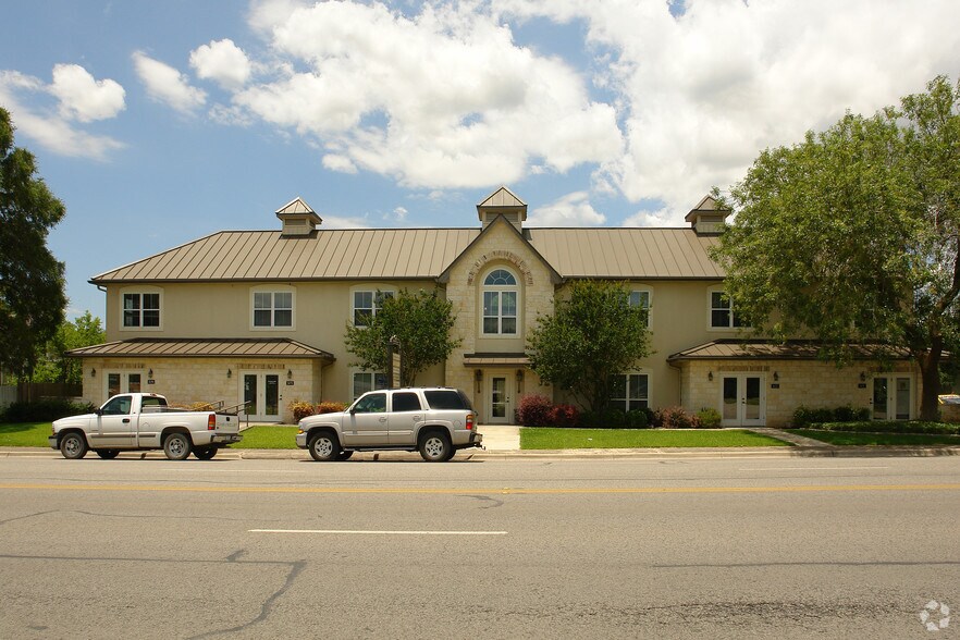 More Photos Of 624 N Main St, Boerne Office For Sale